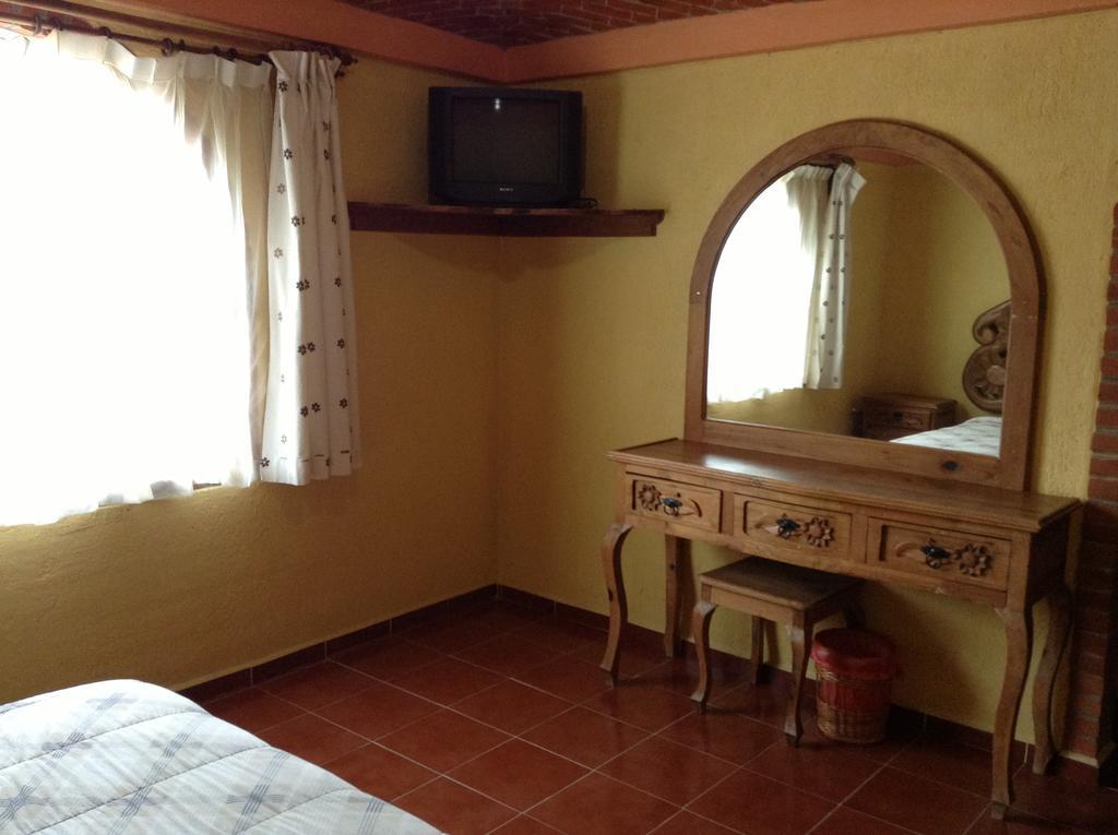 Hotel La Herradura Tecozautla Δωμάτιο φωτογραφία